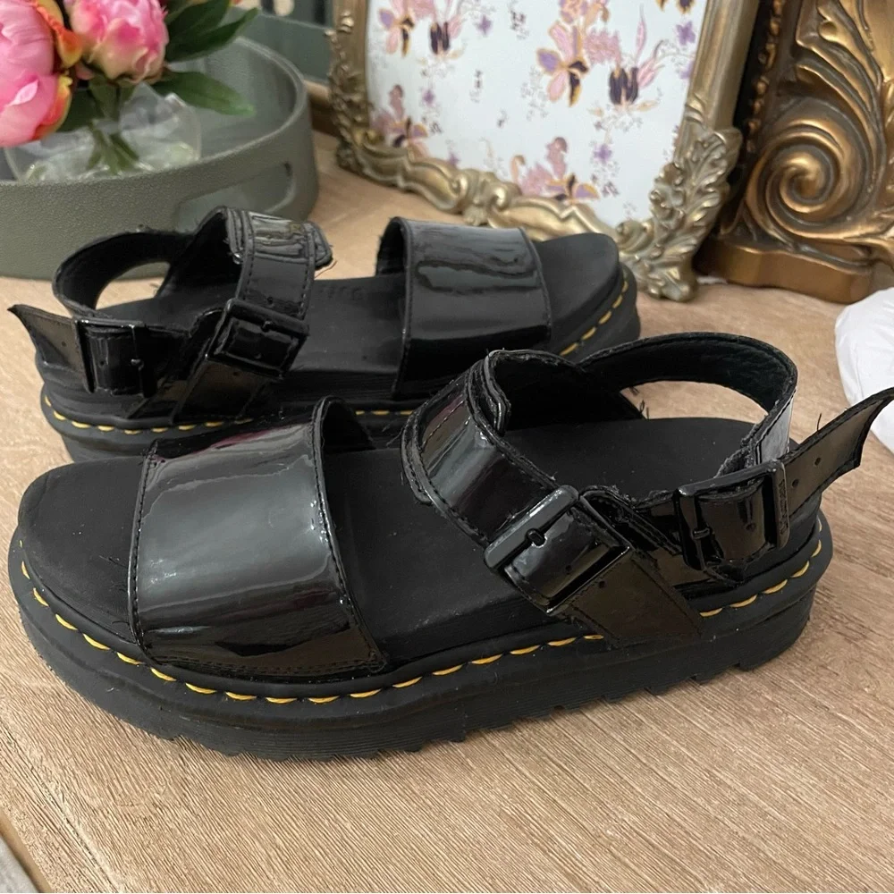Dr. Martens VOSS   Black Patent Lamper 2 Buckle Sandal Size  EU 39 / US 8